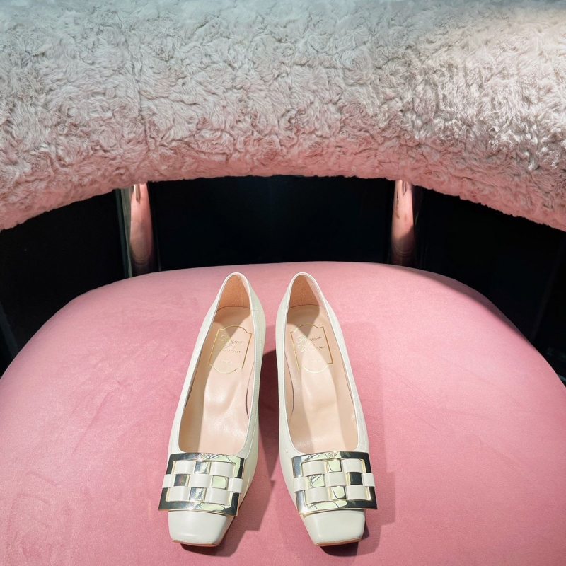 Roger Vivier flat shoes